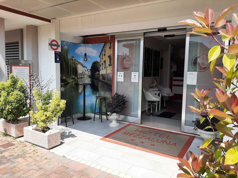 Hotel Mezzaluna Treviso Exterior foto